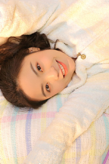 他扒开我奶罩吸我奶变大了